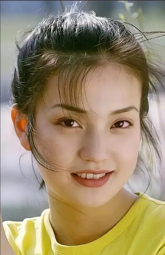 林心如照片，18岁的林心如和18岁的赵薇哪一个更美？