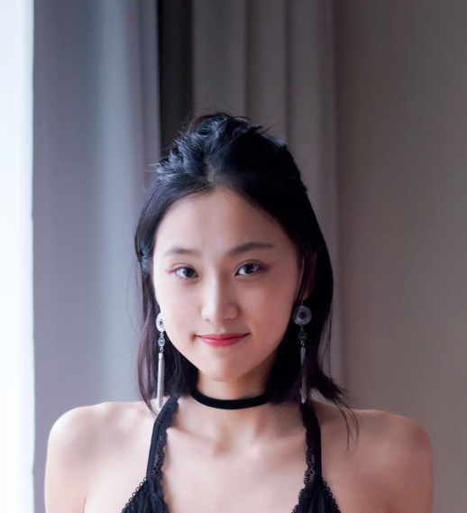 亚洲第一女优刘玥&玩偶姐姐：21岁拍H片，谁才是花魁？